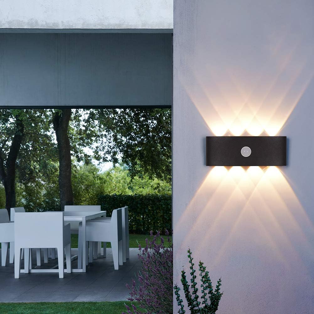 Lámpara LED 8W con sensor mov.