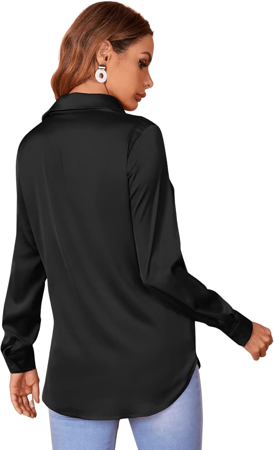 Blusa de satén negra elegante
