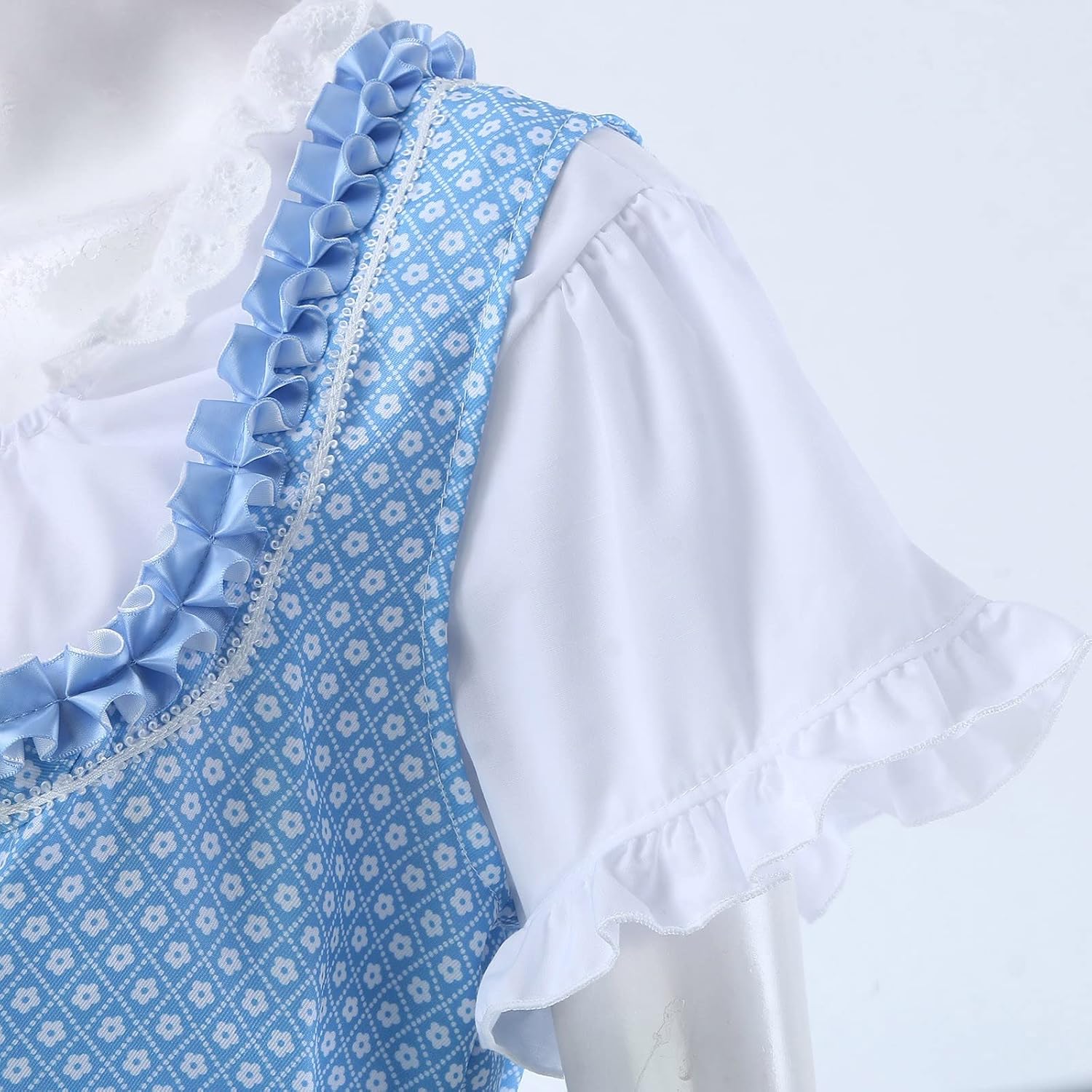 Vestido tirolés con delantal